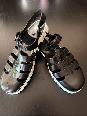 JuJu Black Glossy Jelly Fisherman Sandals with White Sole